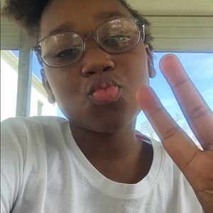 Meet your Posher, Mae